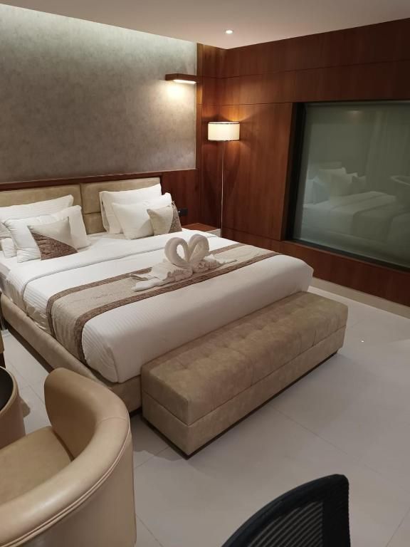 Royal Plaza Suites by RAK Rooms  Deluxe Double Room 6