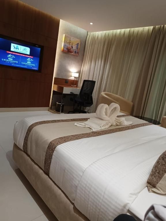 Royal Plaza Suites by RAK Rooms  Deluxe Double Room 5