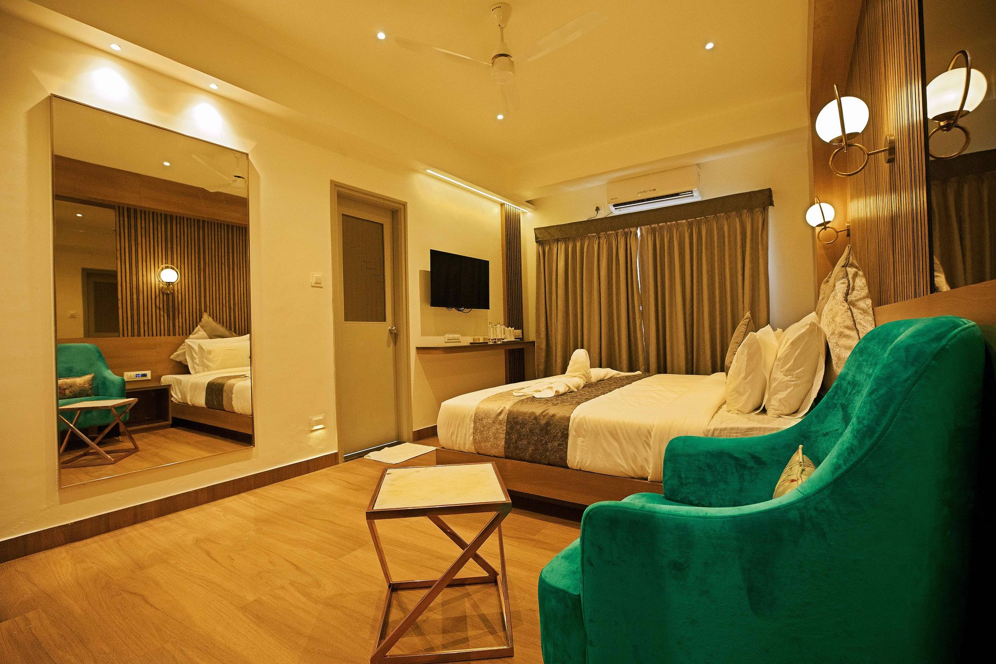 LIVAANA Vivaana Premium 4