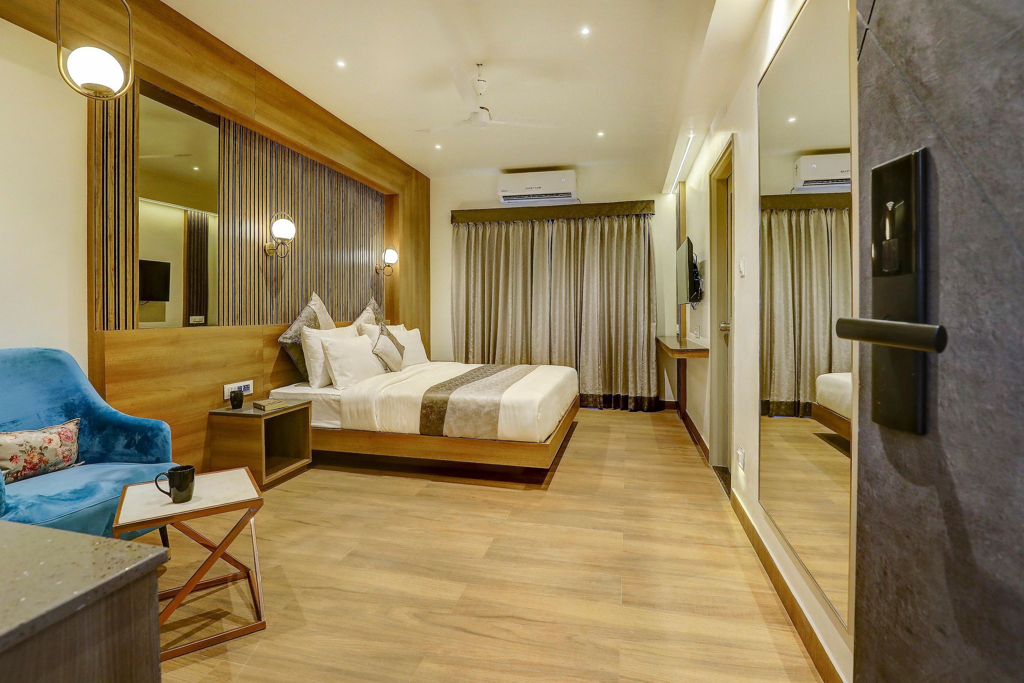 LIVAANA Vivaana Premium 14