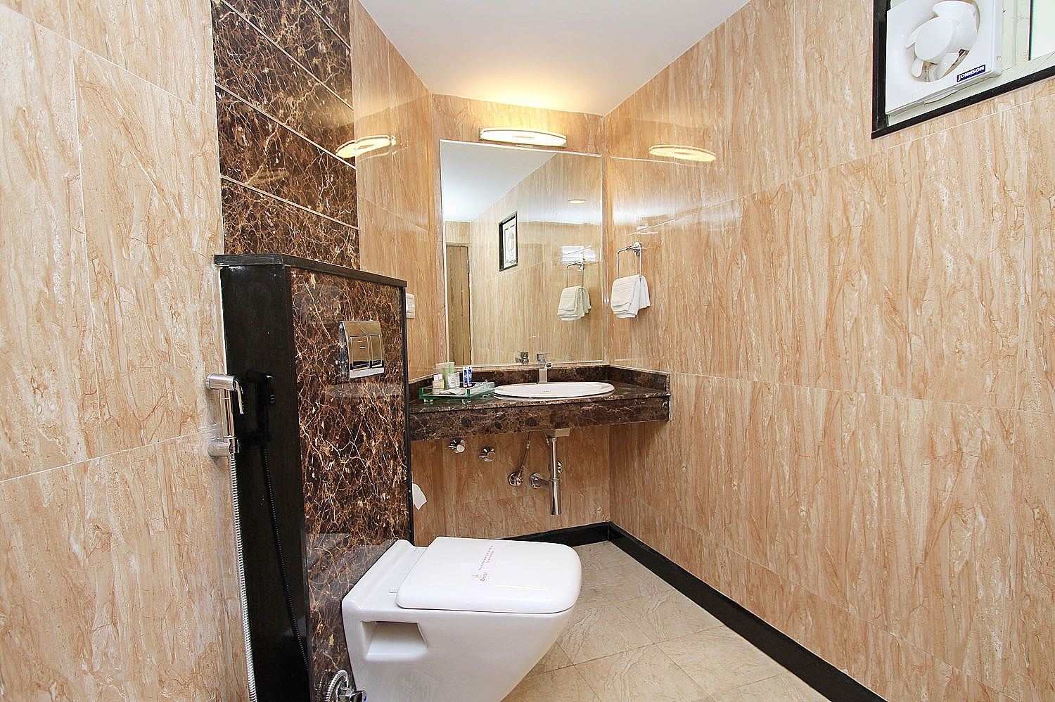 Empire International Church Street Standard Double Room 6