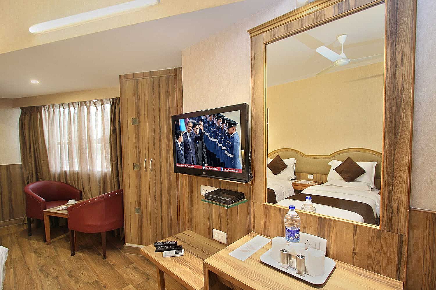 Empire International Church Street Standard Double Room 9