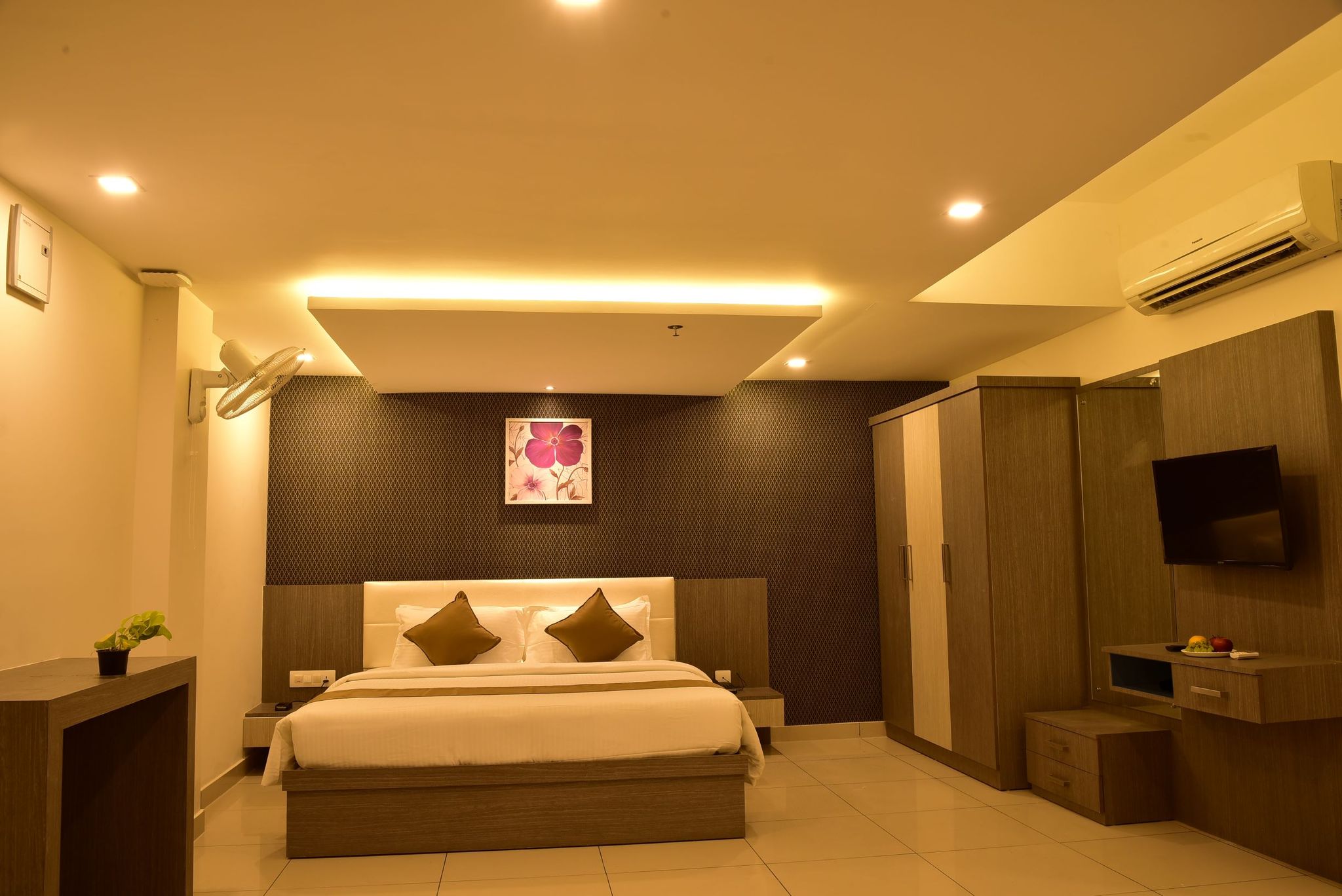 WHITE SUITE HOTEL Deluxe Double or Twin Room 3