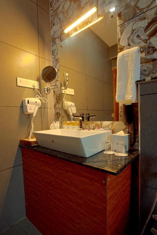 Au Revoir Classic Room 8