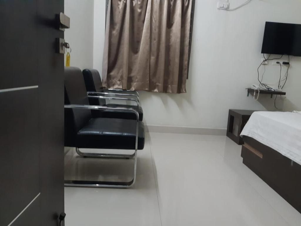 PPH Living Bhimas Standard Double Room with Fan 19