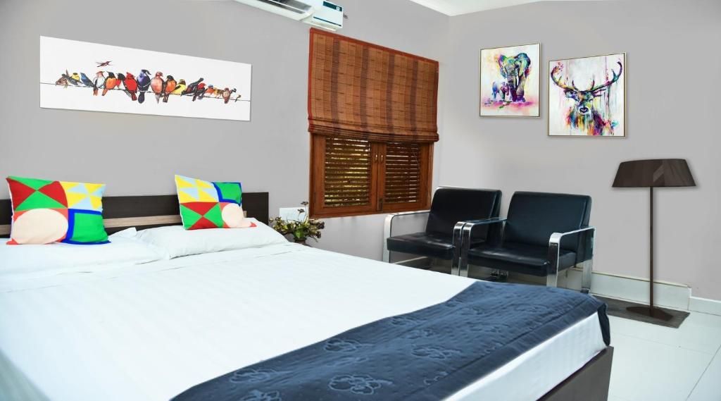 PPH Living Bhimas Standard Double Room with Fan 13