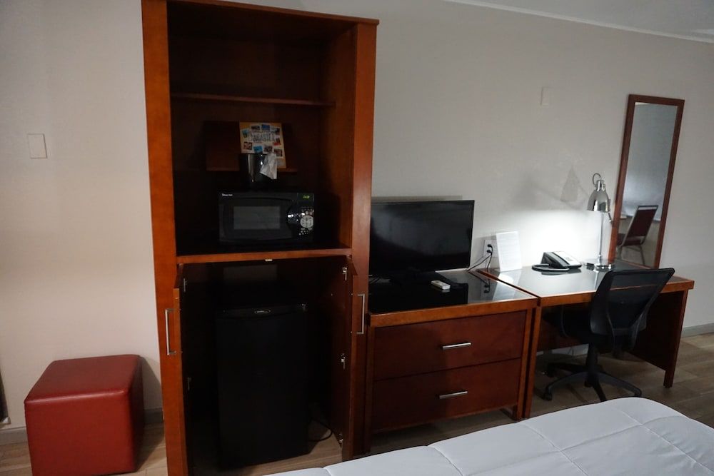 Harvest Drive Family Inn Standard Room, 2 Queen Beds, Non Smoking 2