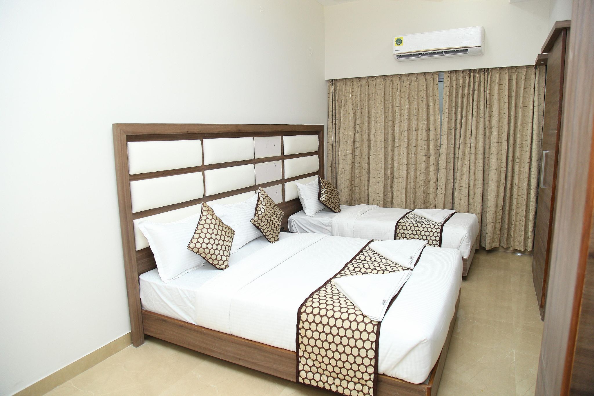 Century Courtyard Classic Triple Room 13