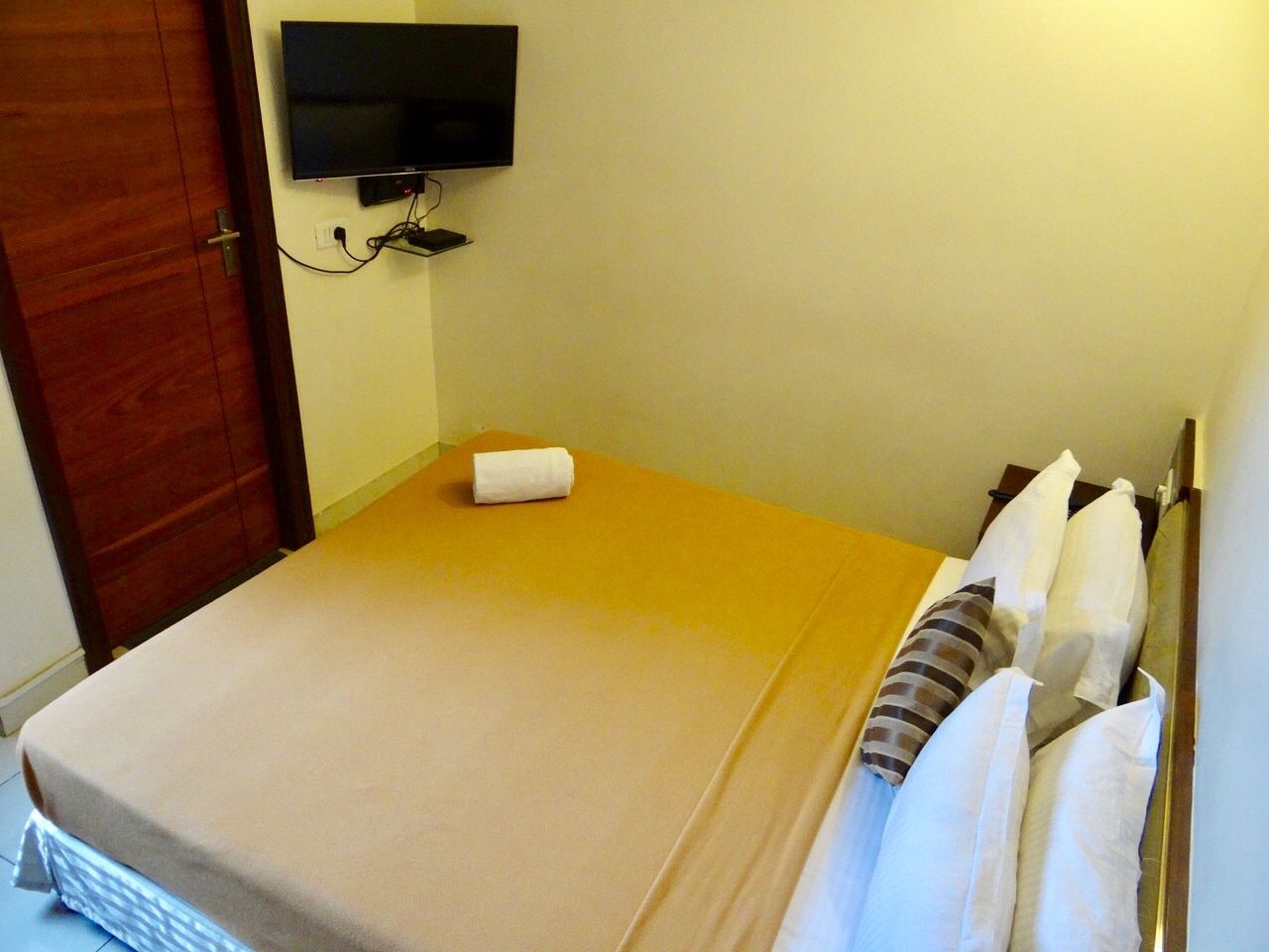 Standard Mini Room