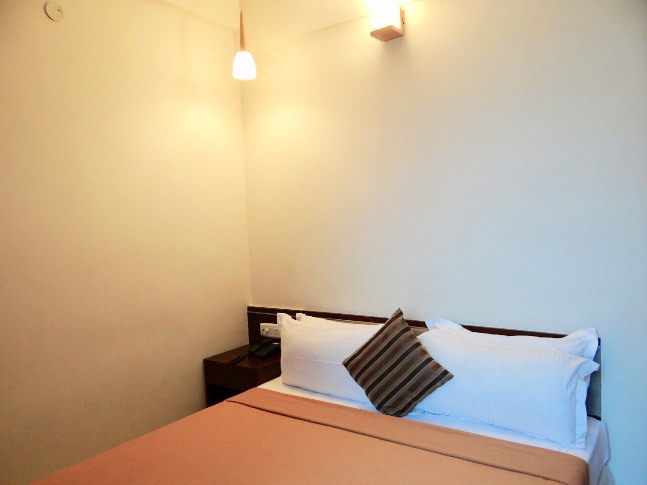 Standard Mini Room