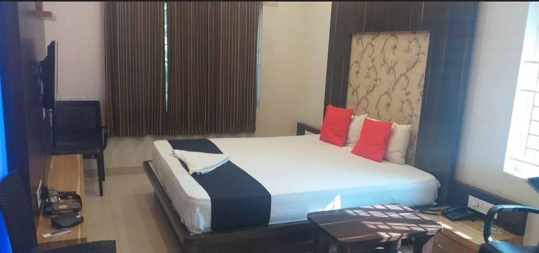 Royal Blue Meridian Standard Room 3