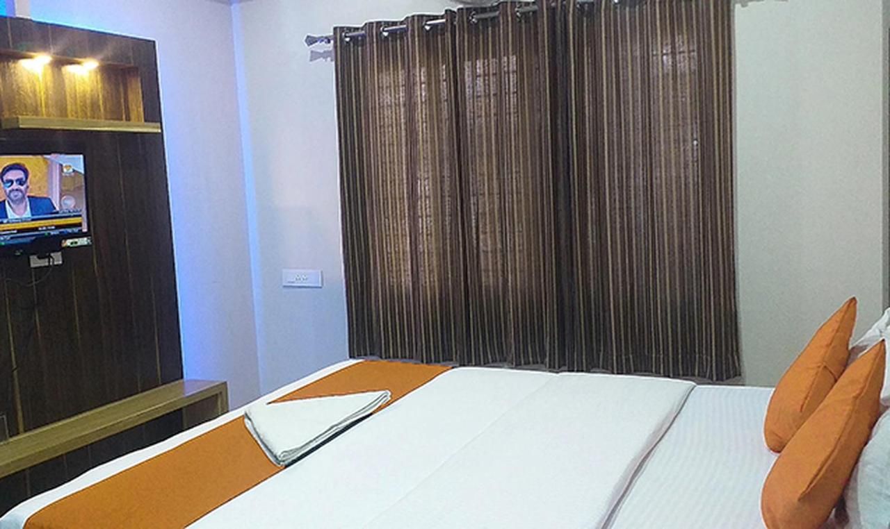 Royal Blue Meridian Standard Room 6