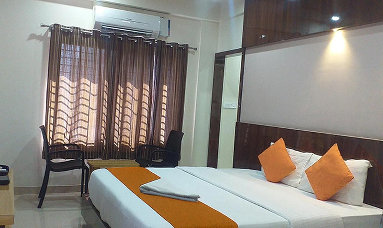 Royal Blue Meridian Standard Room 4