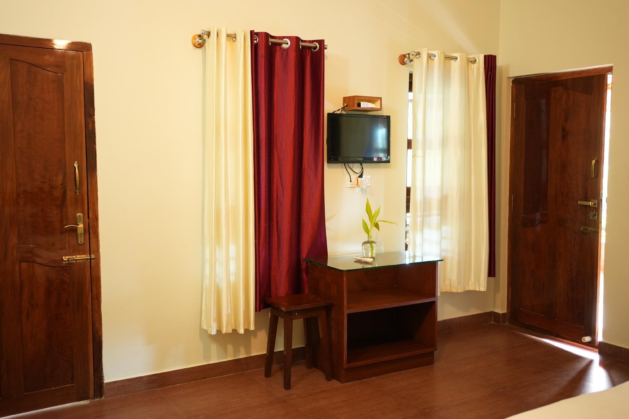 Deluxe Room King Bed