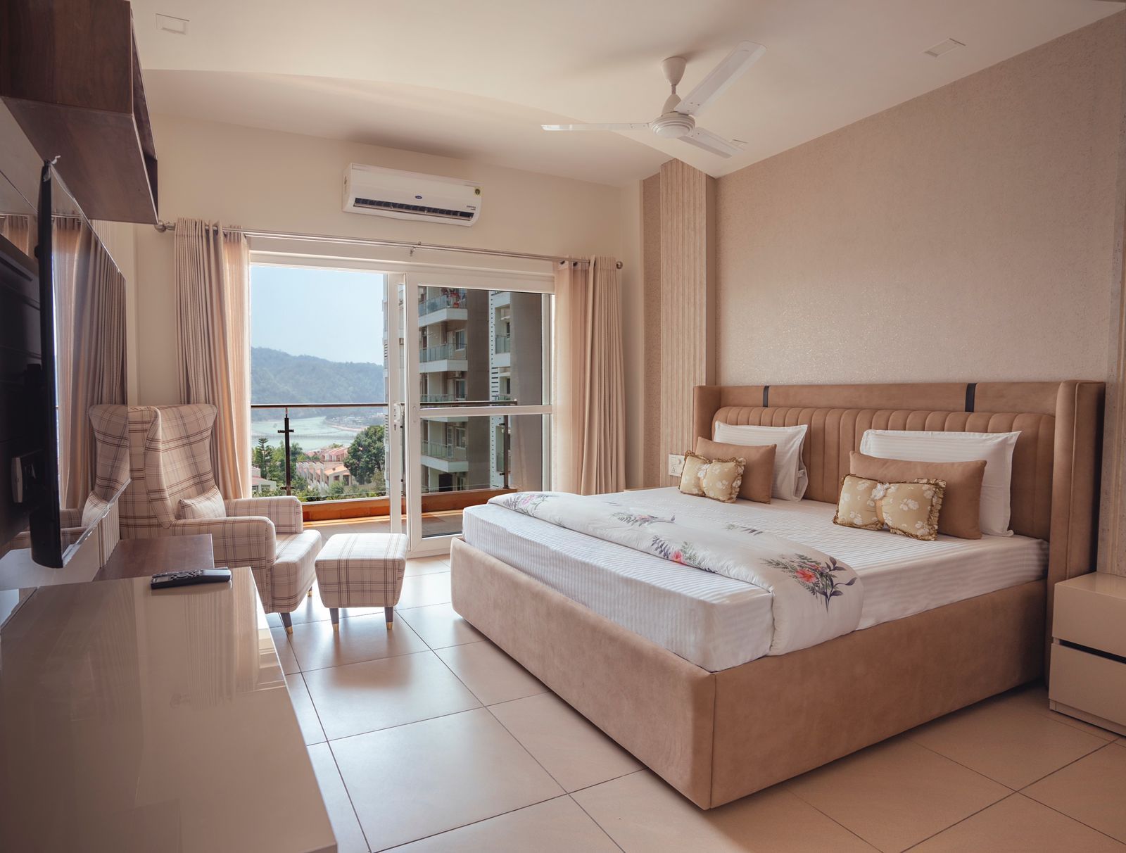 4-bedroom Penthouse Mountain View