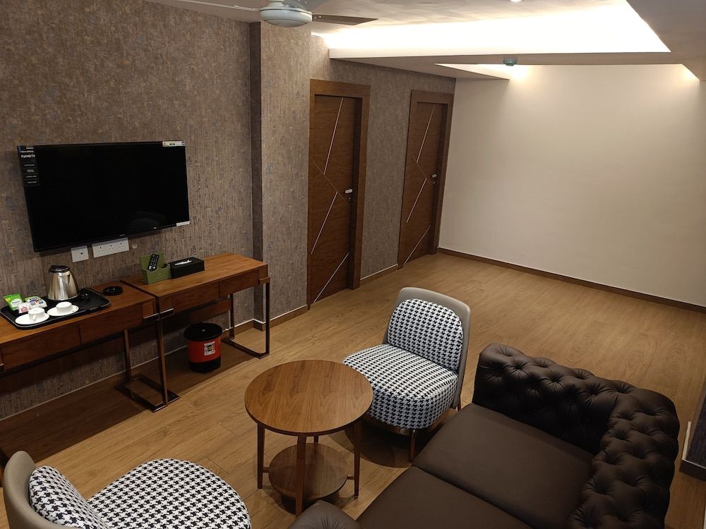 Luxury Suite