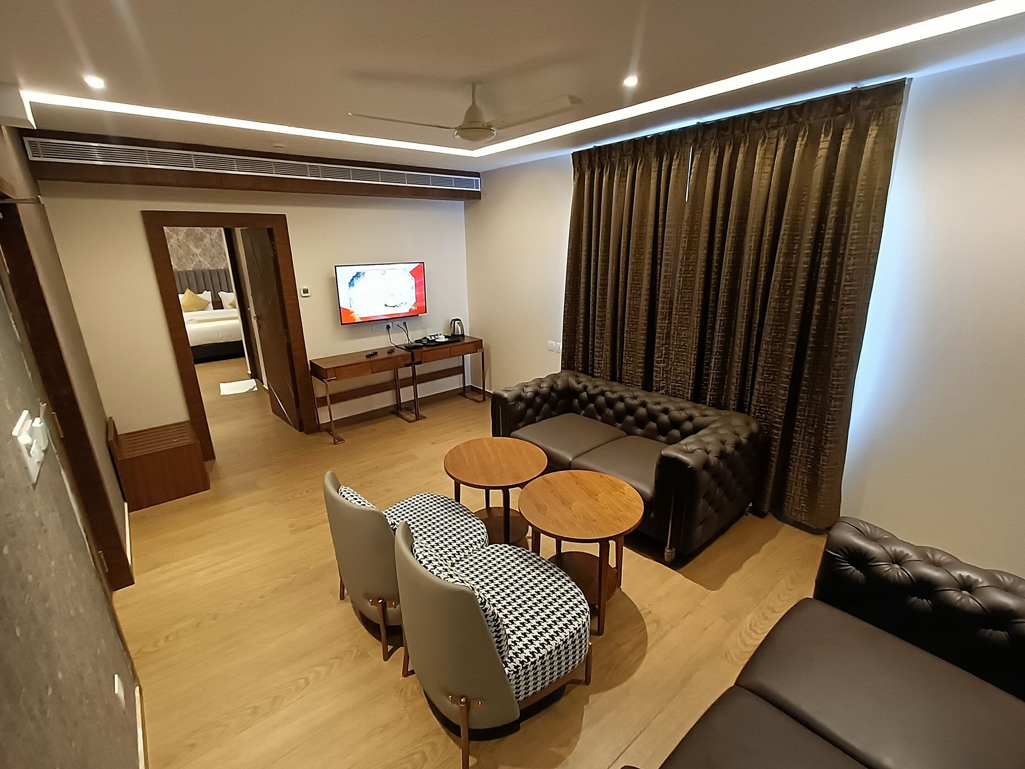 undefined The Kings Park Grand 3