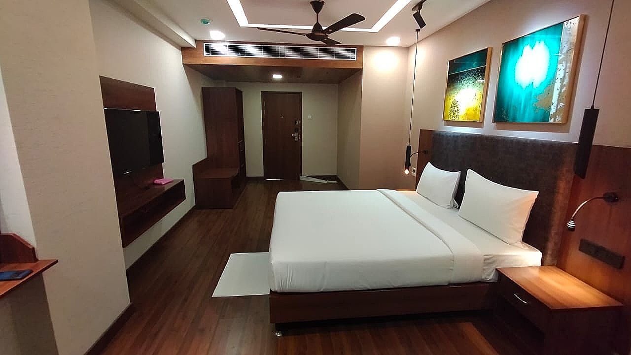 King Premium Guest Room