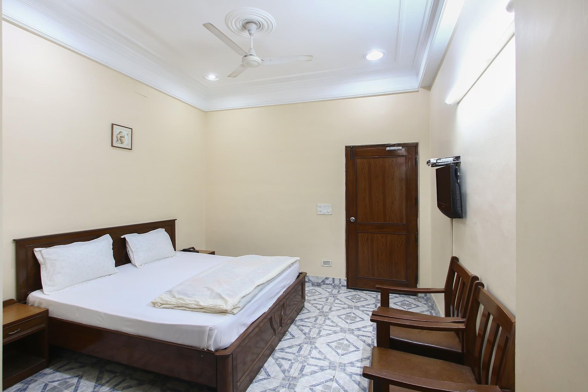 Hotel The Shubham Double Bed Room 4
