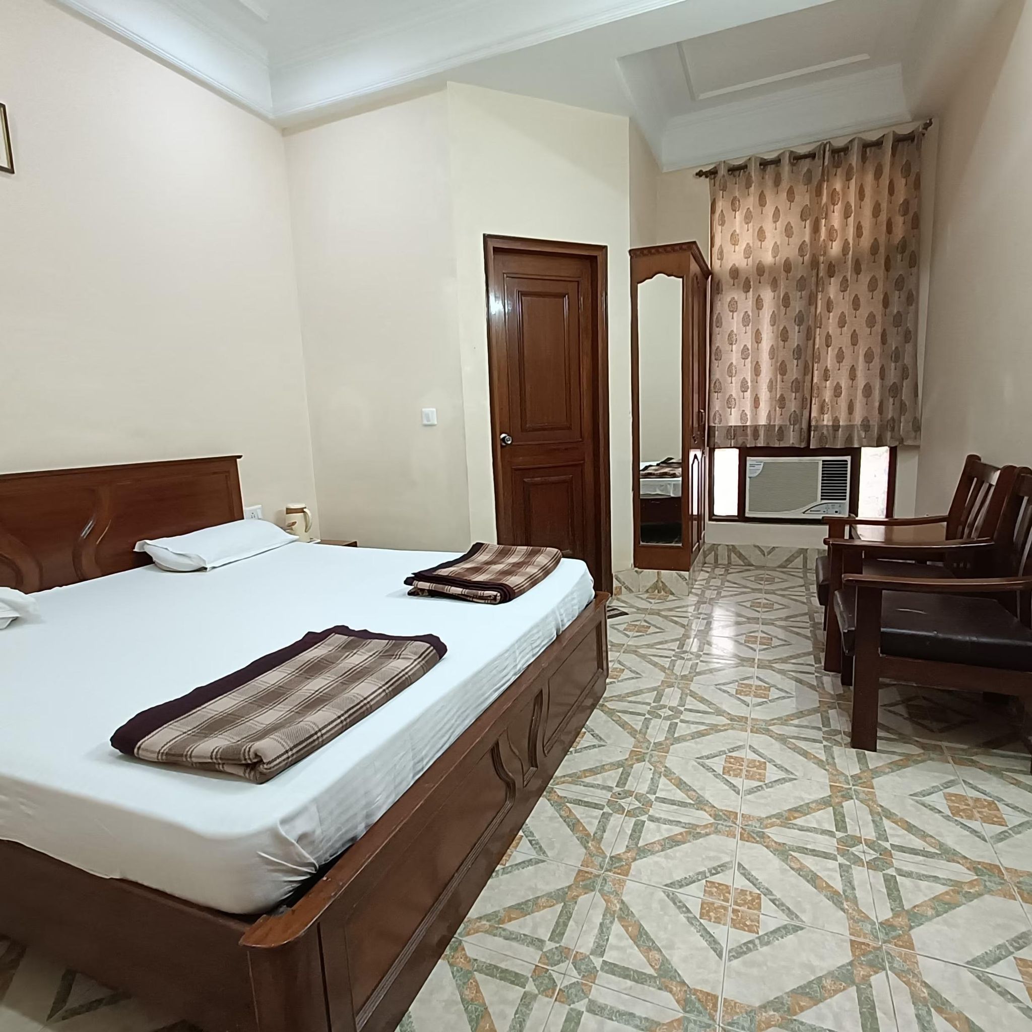 Hotel The Shubham Double Bed Room 2