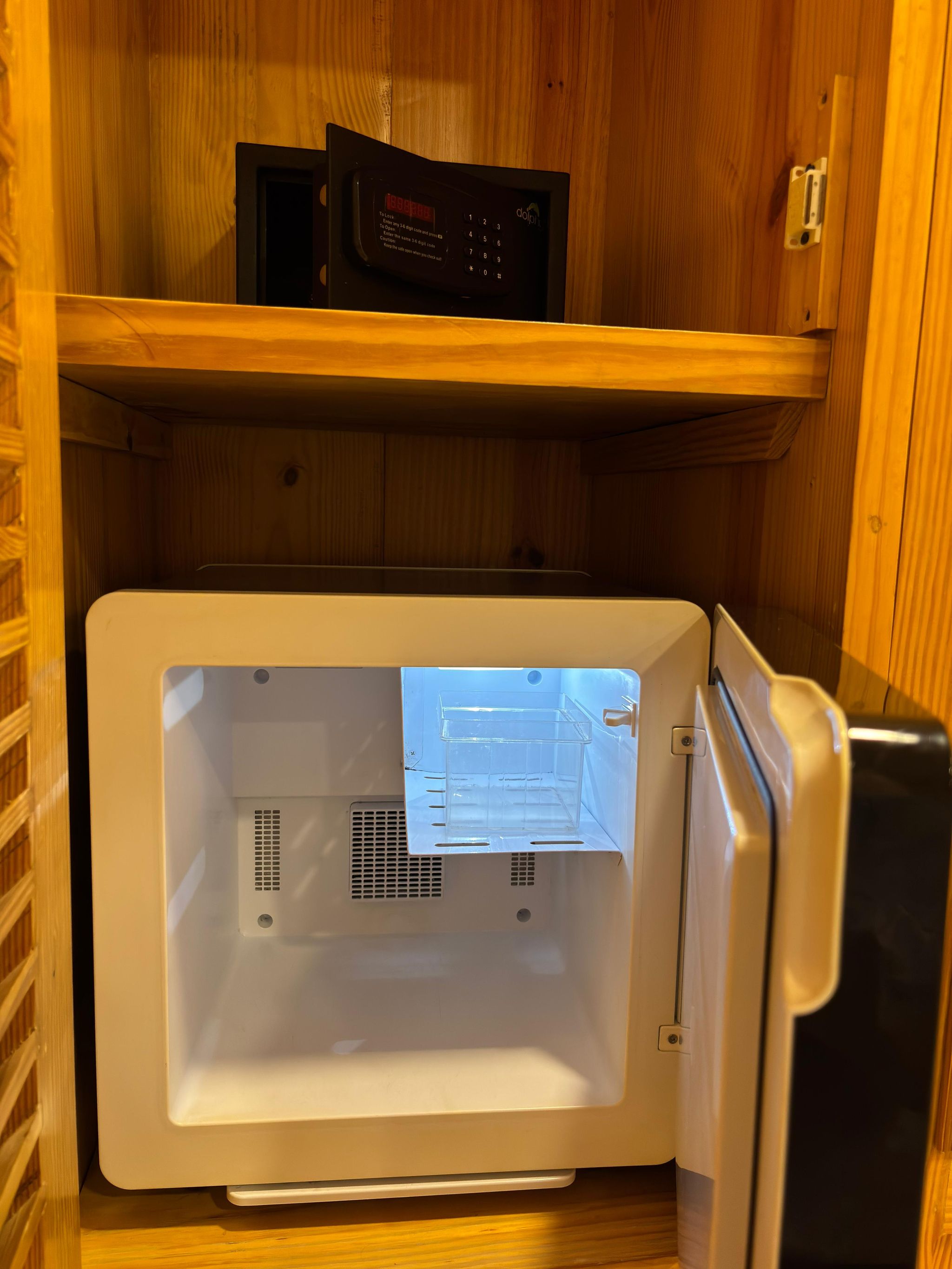 Maargit Beach Resort Super Deluxe Chalet (Minute Walk to the Beach) 17