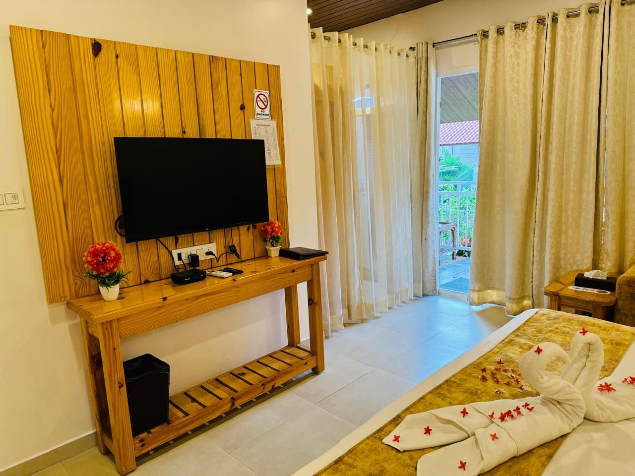 Maargit Beach Resort Super Deluxe Chalet (Minute Walk to the Beach) 14