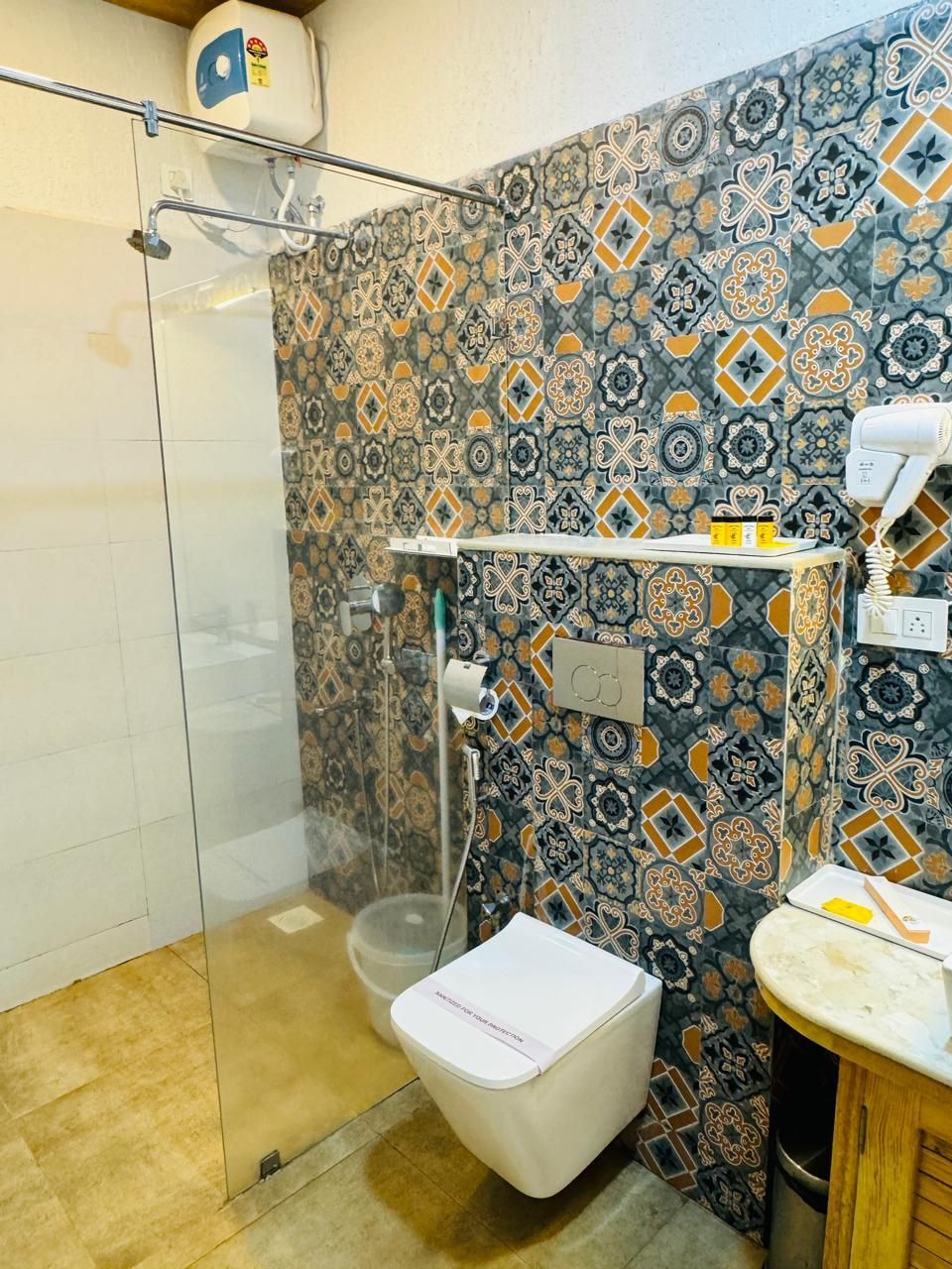 Maargit Beach Resort Super Deluxe Chalet (Minute Walk to the Beach) 11