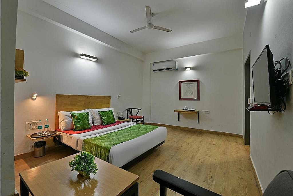Hotel Admire Inn, Noida Sector 51 Standard Room 2