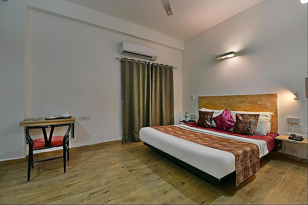 Hotel Admire Inn, Noida Sector 51 Standard Room 5