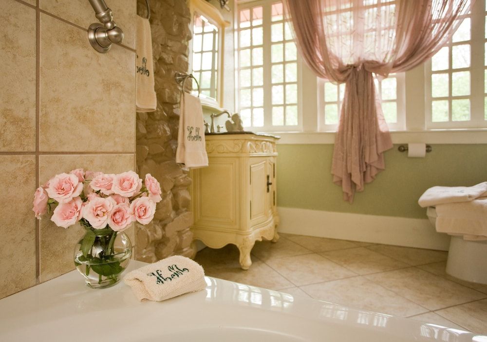 Standard Double Room, Ensuite (Rose)