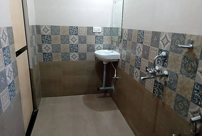 Baga Beach Hotel Deluxe Room 9