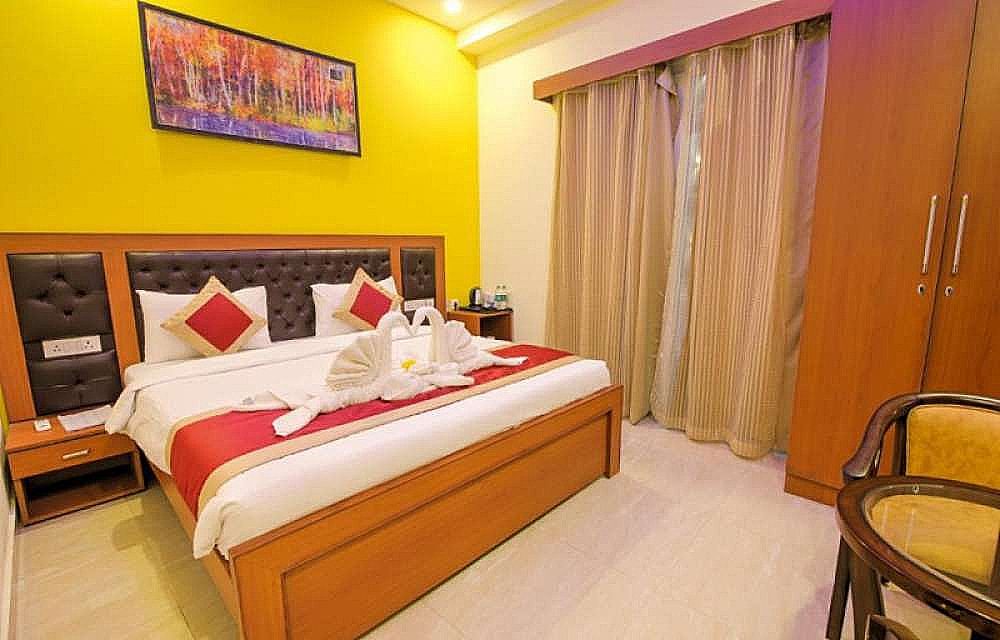 Twin Towers Double Deluxe Room 9
