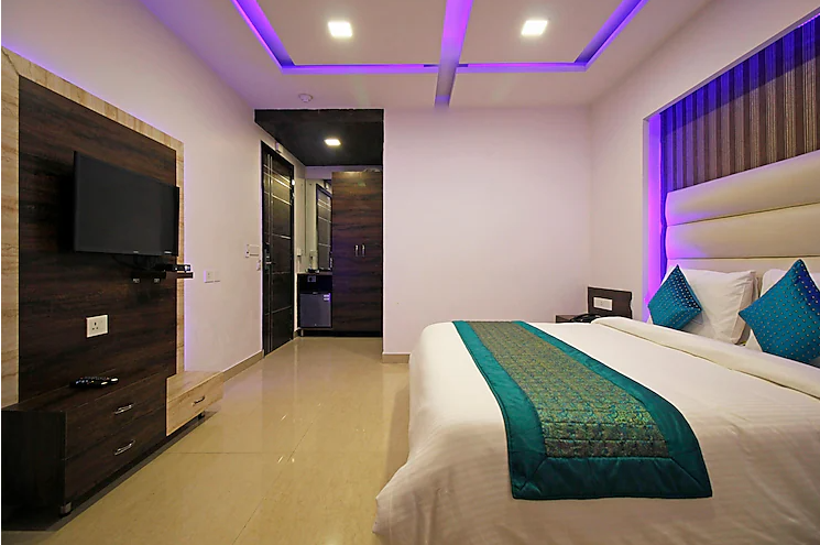 Park Residency Pitampura Standard Room 2
