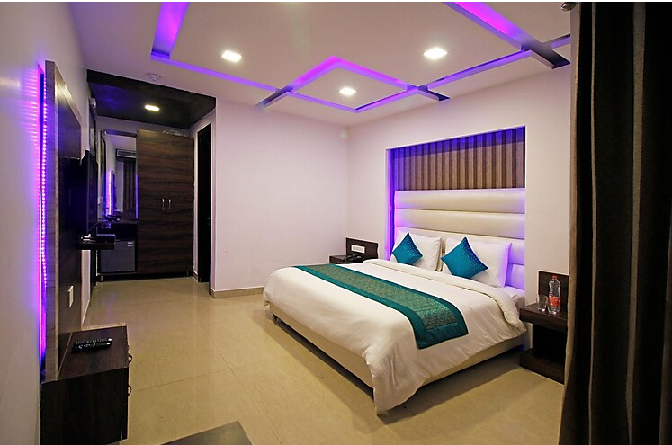 undefined Park Residency Pitampura 5