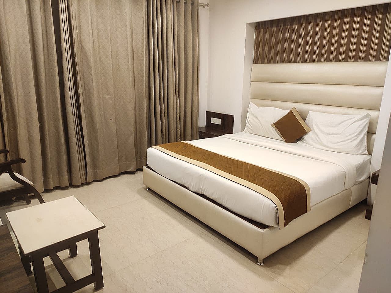 undefined Park Residency Pitampura 9