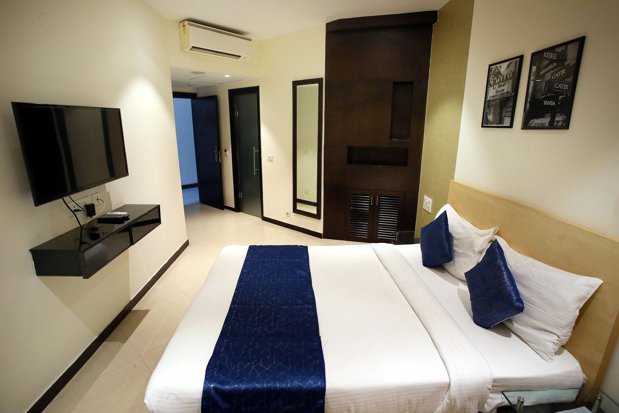 Bellmont Hotel @ Botanical Garden Metro Station Deluxe Double Room 3