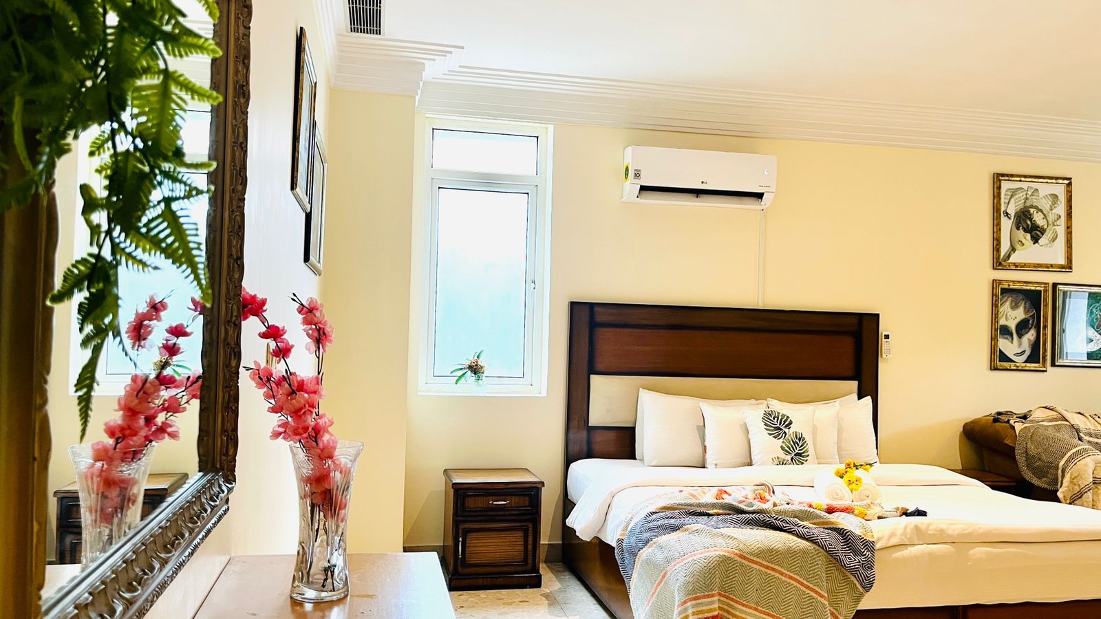 undefined BluO Classic 1 BHK DLF Galleria Market 10