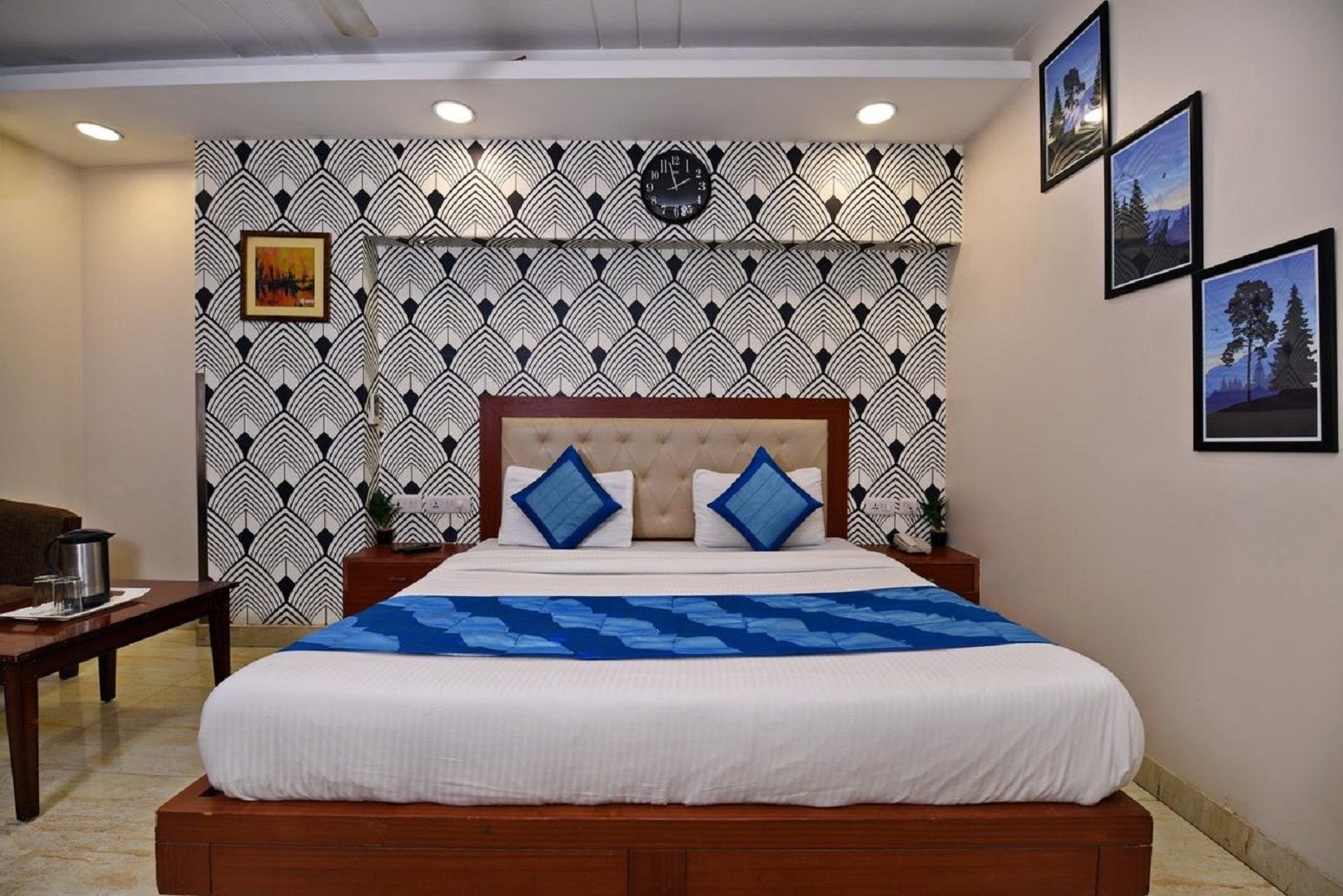 Deluxe AC Room - Delhi Local Id Accepted