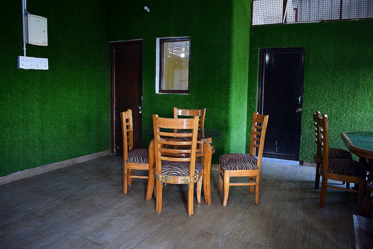 Food & Dining