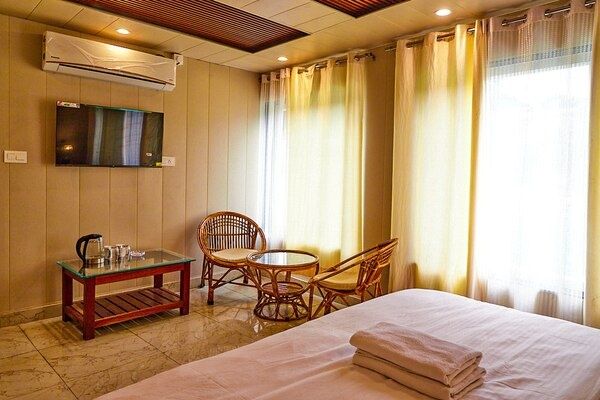Karwaan by the Ganges Premium Ganga View 7