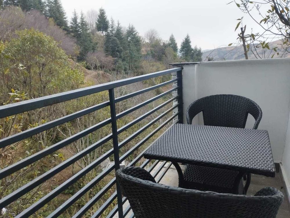 Chakrata Inn Deluxe Room 4