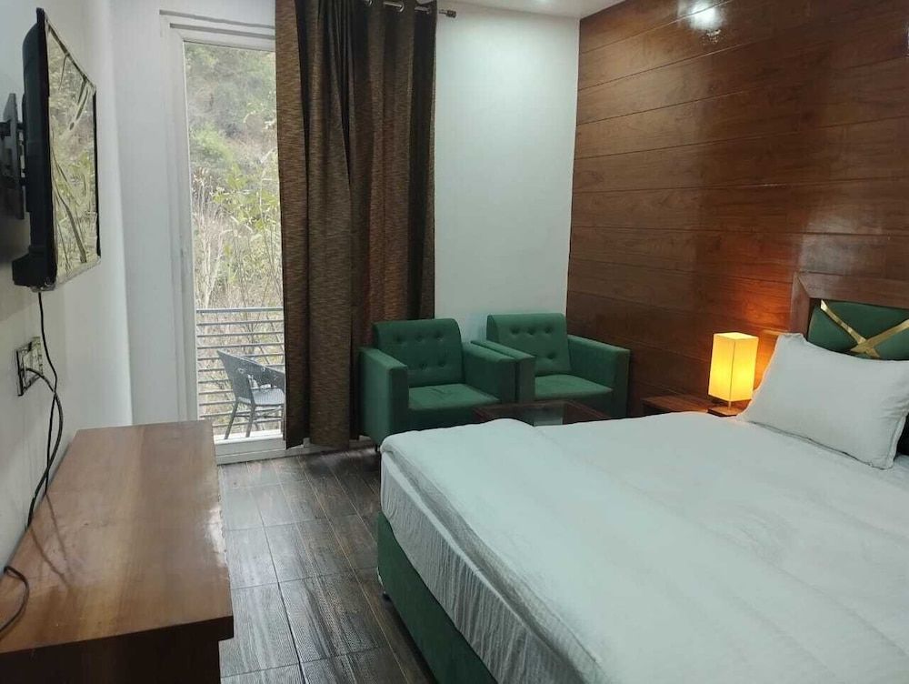 Chakrata Inn Deluxe Room 2