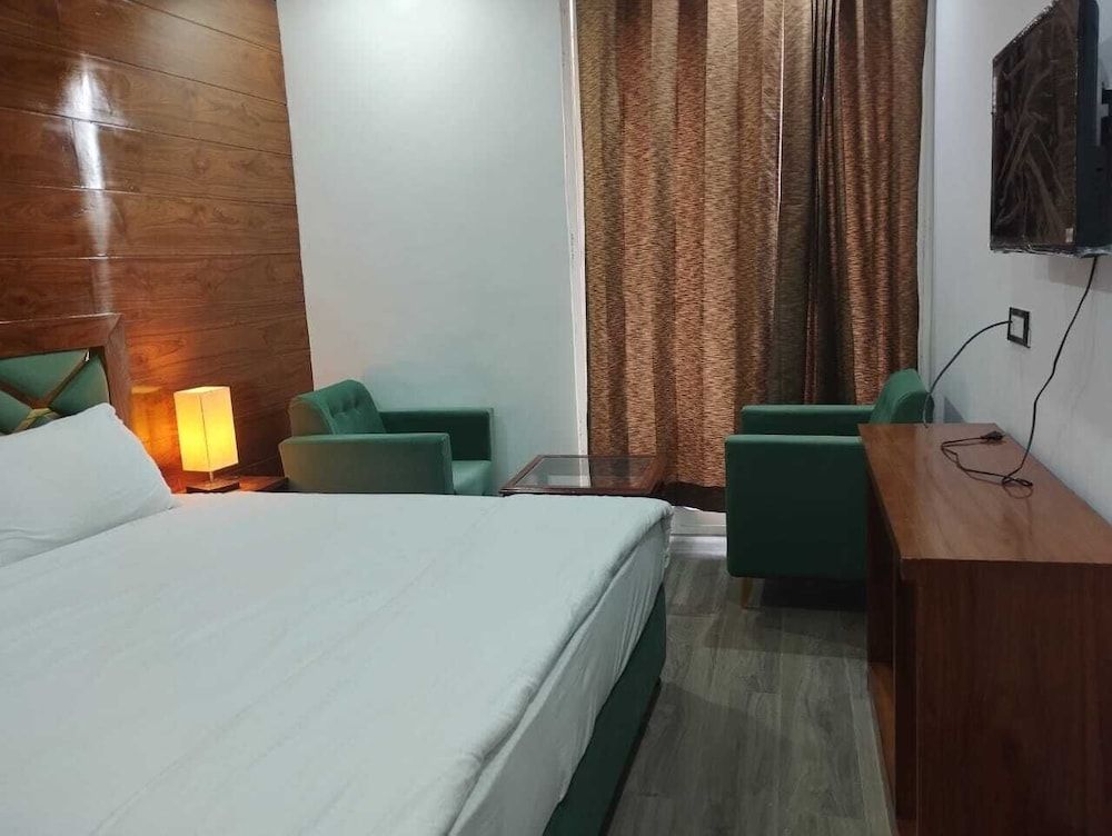 Chakrata Inn Deluxe Room 3