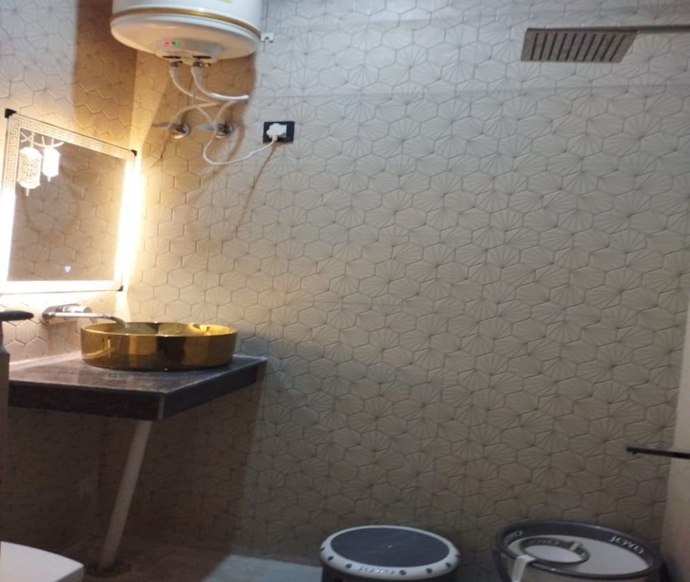 Chakrata Inn Deluxe Room 6