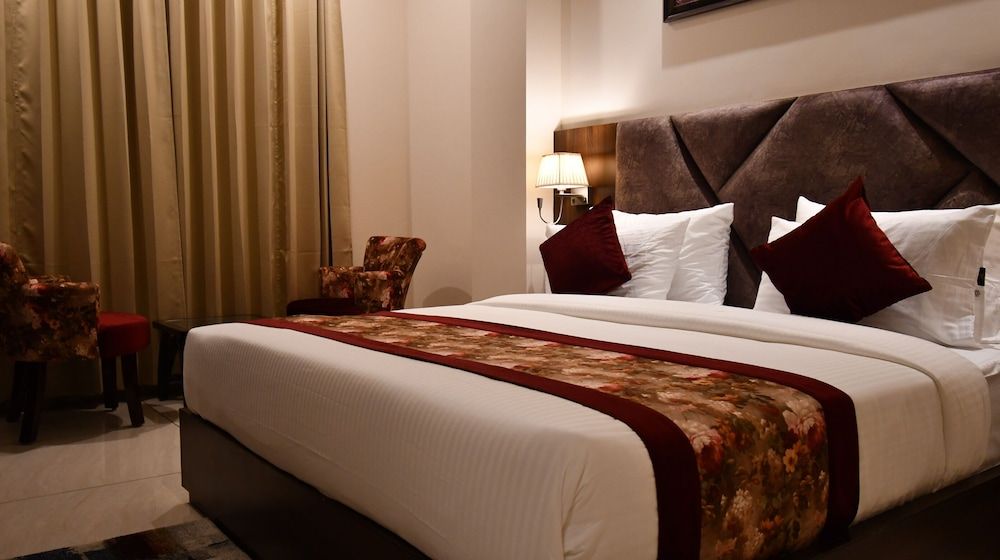 Hotel Ramaya Inn Deluxe Room 5