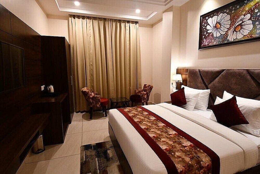 Hotel Ramaya Inn Deluxe Room 8