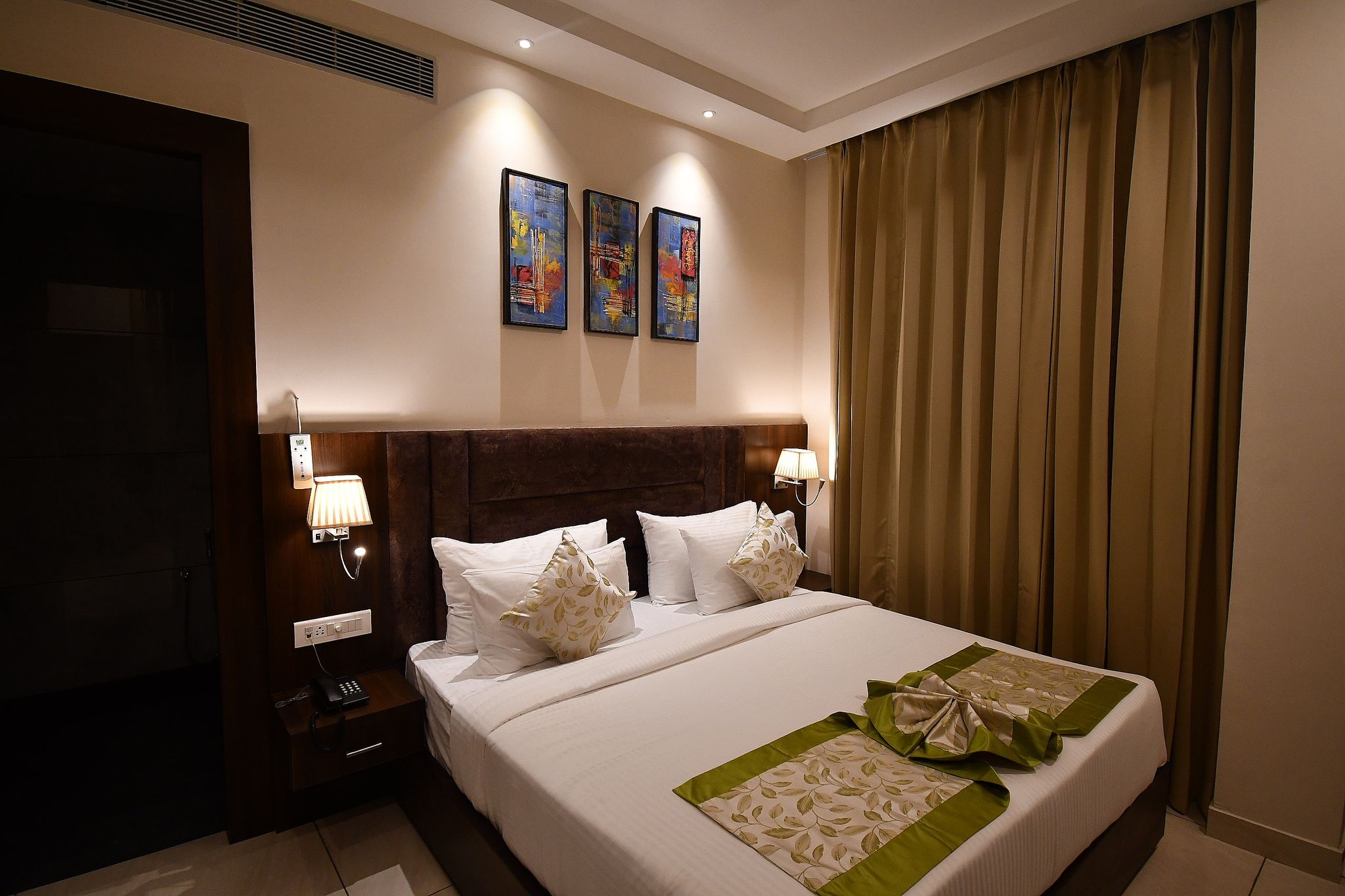 Hotel Ramaya Inn Deluxe Room 2