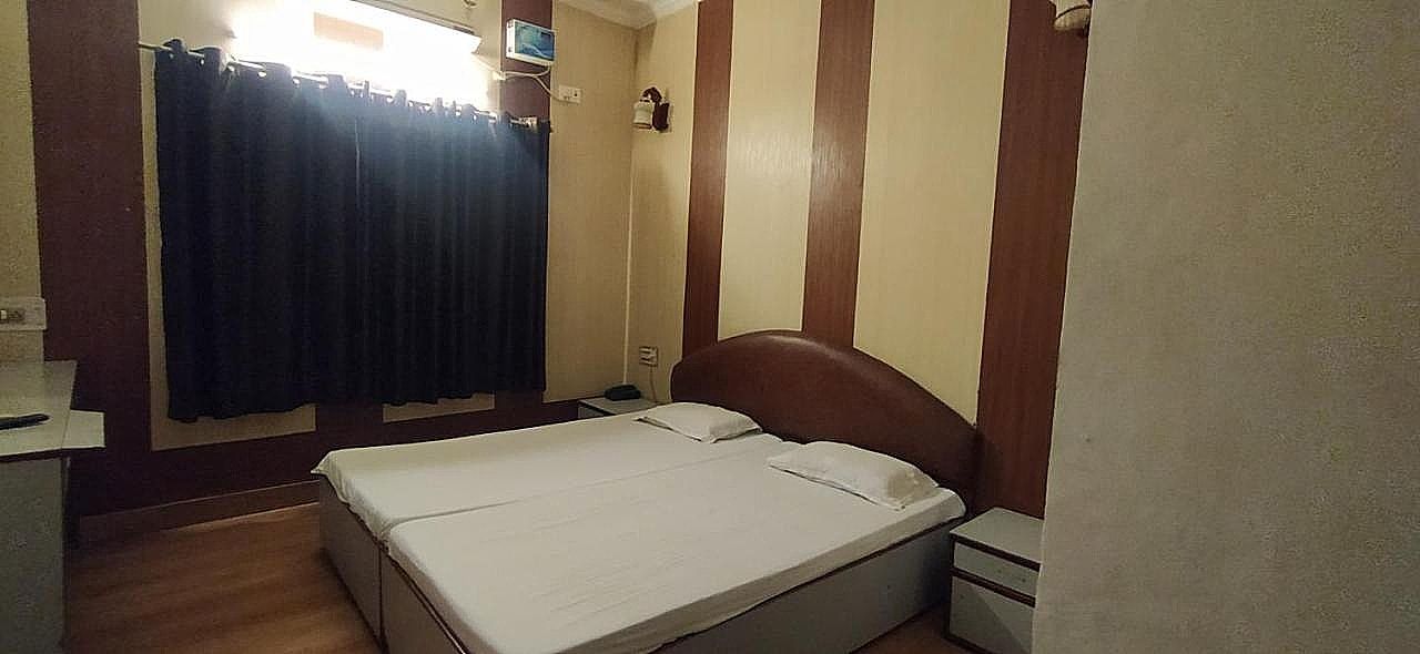 Hotel Samrat Standard Room 2
