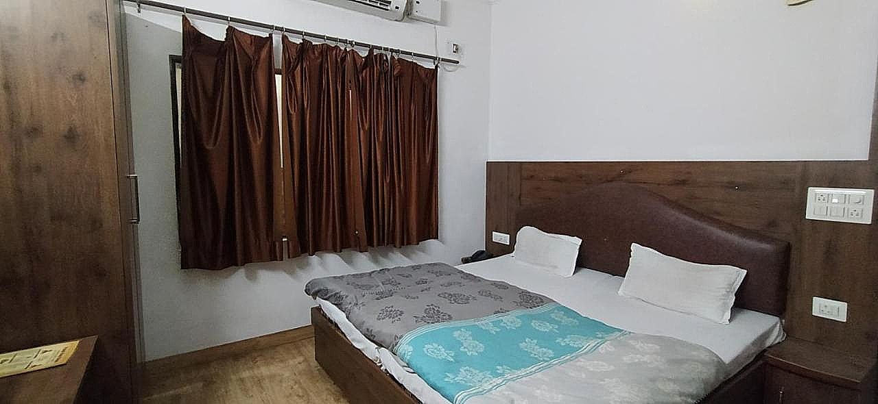 Hotel Samrat Standard Room