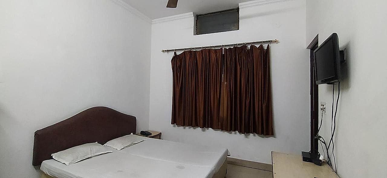 Hotel Samrat Standard Room 7